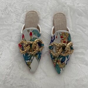 Women’s slip on shoes